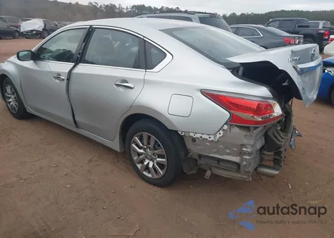 2015 Nissan Altima 2.5 S z USA, uszkodzony, nr VIN 1N4AL3AP9FC175319